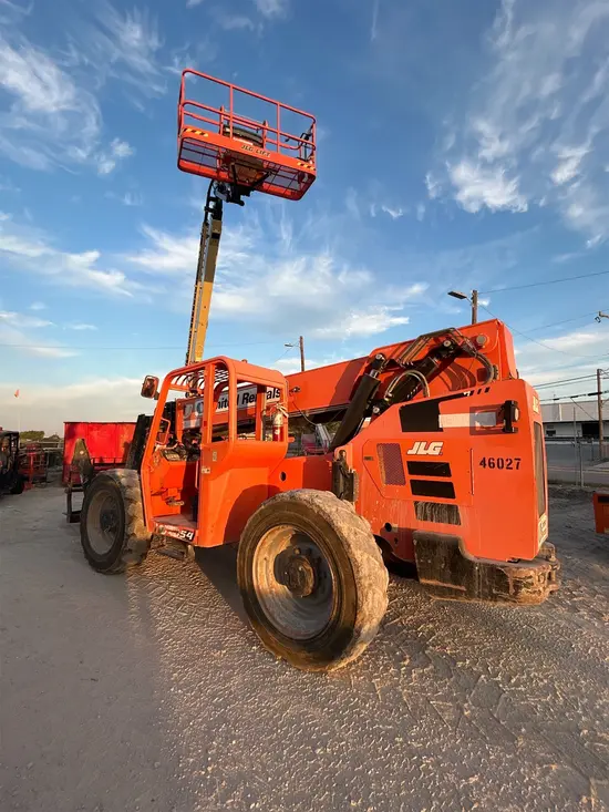 2017 SKYTRAK 10054 Forklift