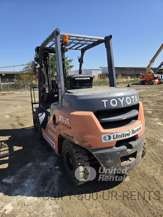 2019 Toyota 8FD35U Warehouse Forklift