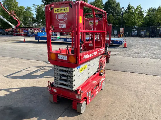 2018 MEC MICRO 19 Scissor Lift