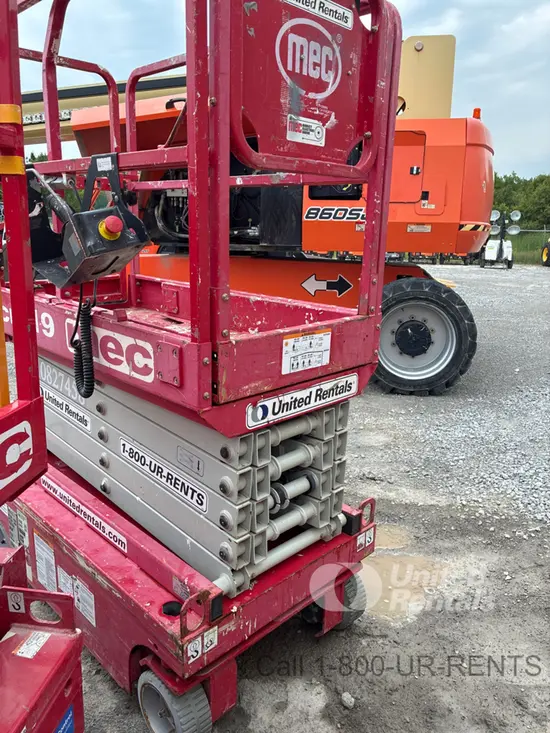 2018 MEC MICRO 19 Scissor Lift
