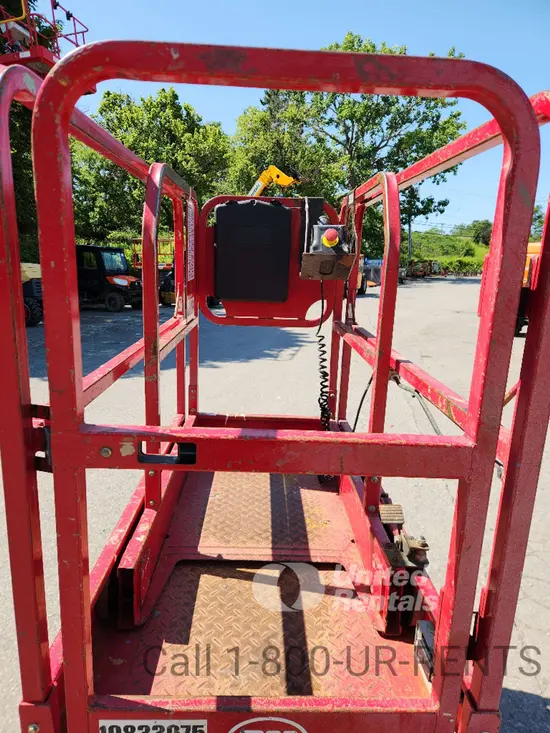 2018 MEC MICRO 19 Scissor Lift