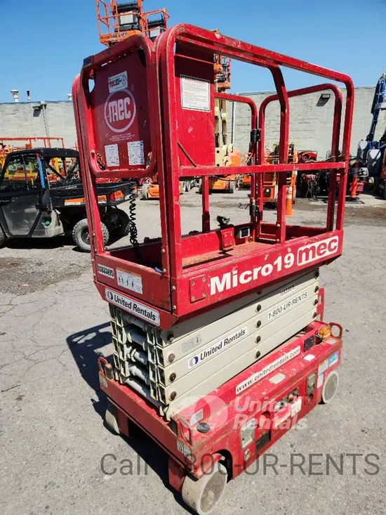 2018 MEC MICRO 19 Scissor Lift