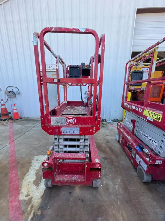 2018 MEC MICRO 19 Scissor Lift