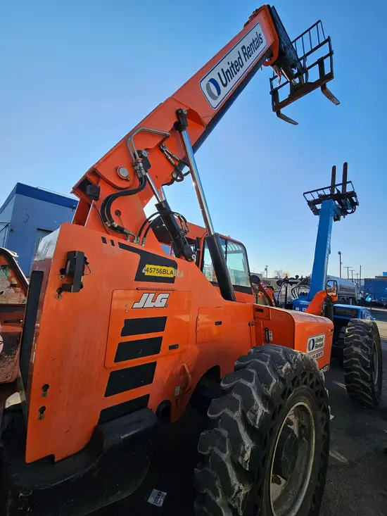 2017 SKYTRAK 6042 Forklift