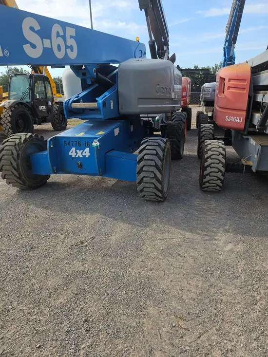 2012 Genie S-65 Boom Lift