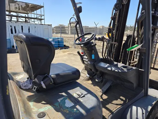 2016 Toyota 8FD35U Warehouse Forklift
