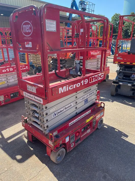 2018 MEC MICRO 19 Scissor Lift
