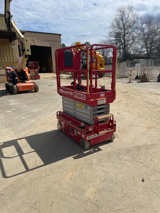 2018 MEC MICRO 19 Scissor Lift
