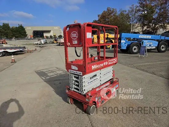 2019 MEC MICRO 19 Scissor Lift