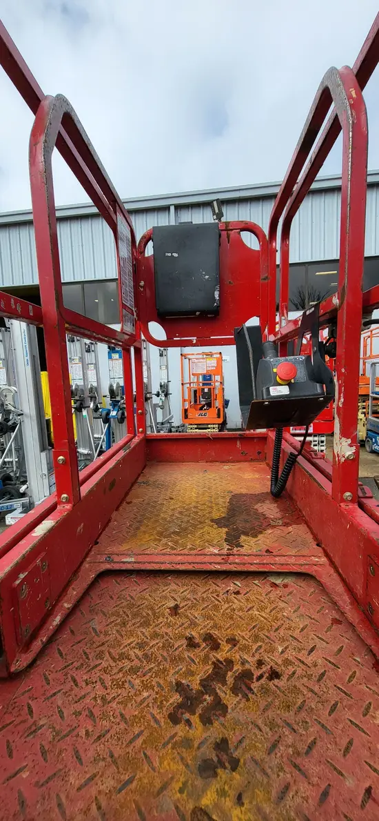 2018 MEC MICRO 19 Scissor Lift