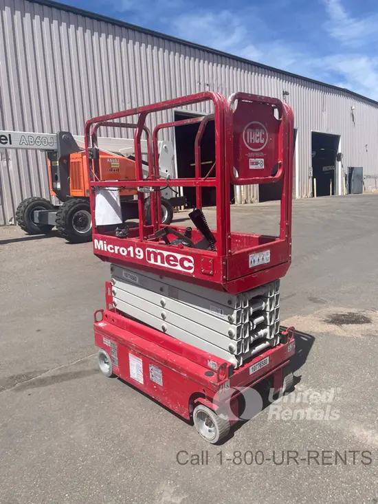 2018 MEC MICRO 19 Scissor Lift