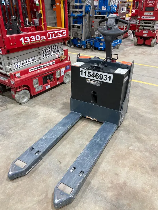 2022 Toyota 8HBW23 Jack