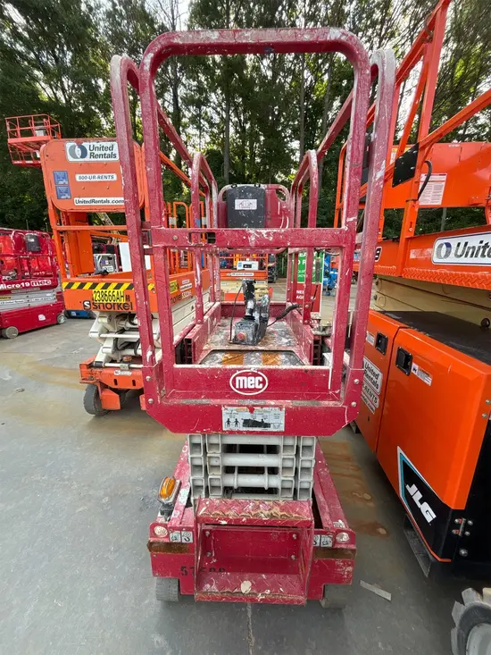 2018 MEC MICRO 19 Scissor Lift