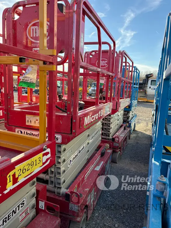2019 MEC MICRO 19 Scissor Lift