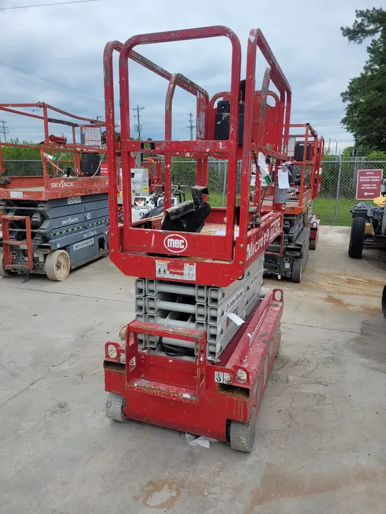 2018 MEC MICRO 19 Scissor Lift