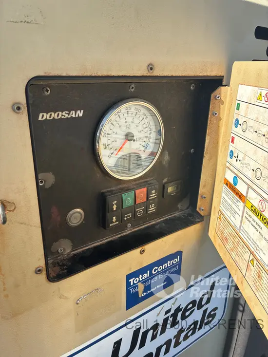 2021 Doosan P425/HP375WCUT4 Air Compressor