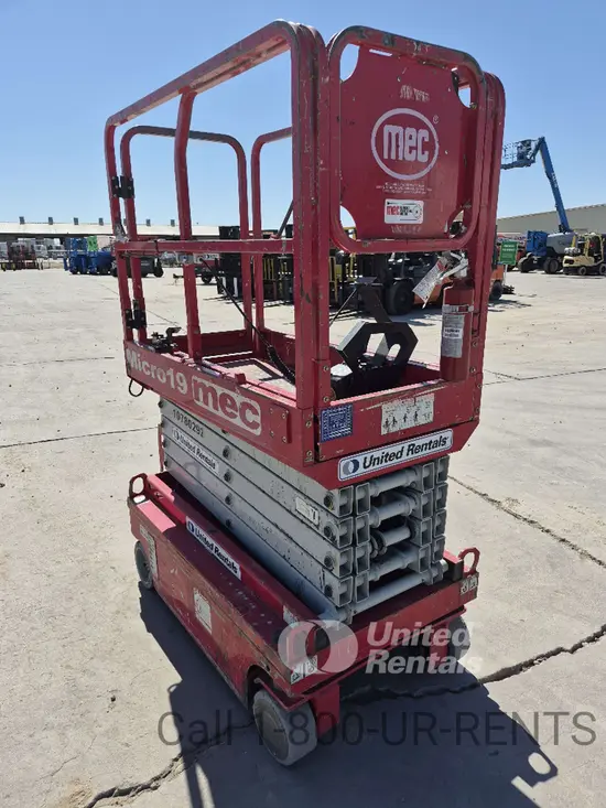 2018 MEC MICRO 19 Scissor Lift