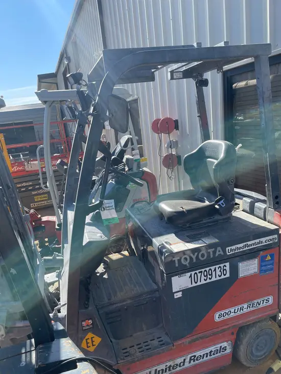 2018 Toyota 8FBCU25 Warehouse Forklift