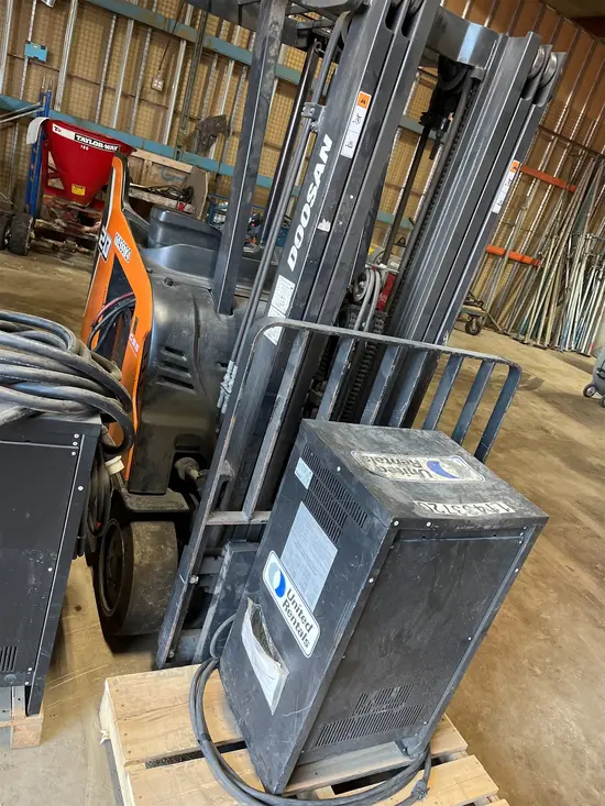 2022 Doosan B20SU-9 Warehouse Forklift