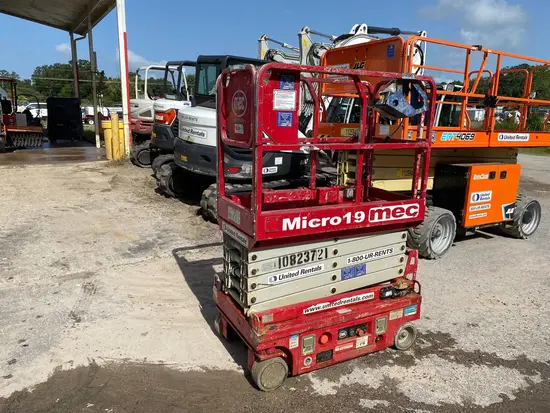 2018 MEC MICRO 19 Scissor Lift
