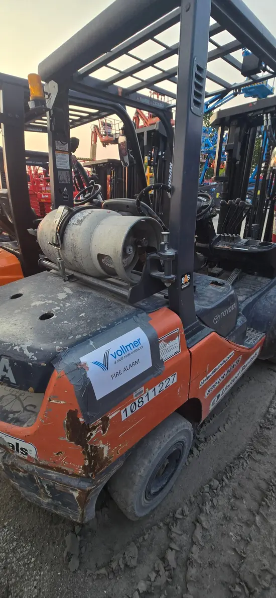 2018 Toyota 8FGU30 Warehouse Forklift