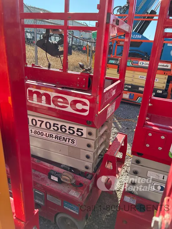 2018 MEC MICRO 19 Scissor Lift