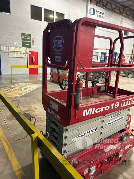 2018 MEC MICRO 19 Scissor Lift