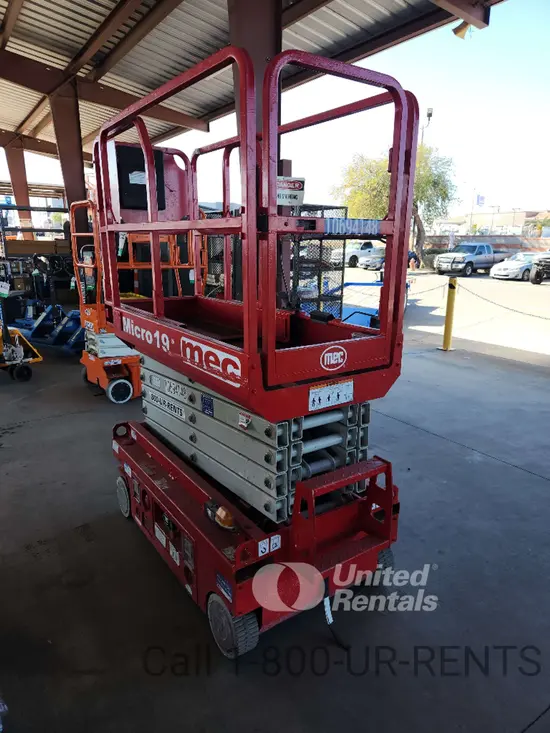 2017 MEC MICRO 19 Scissor Lift
