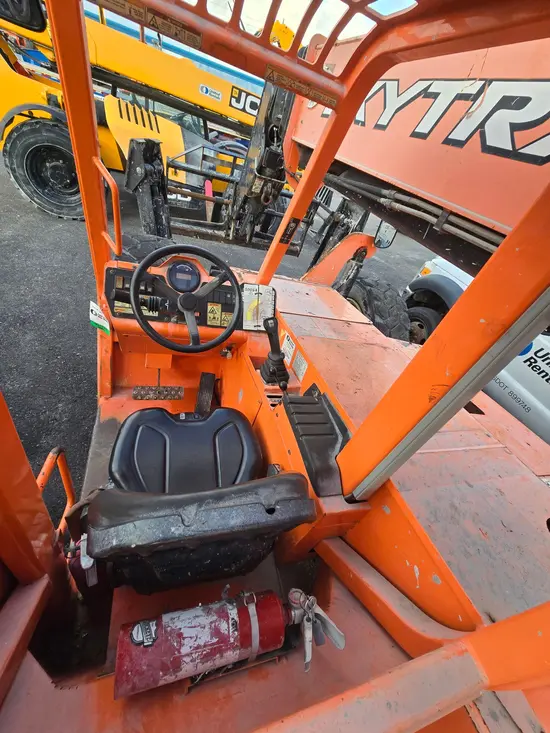 2017 SKYTRAK 10054 Forklift