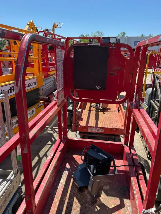 2018 MEC MICRO 19 Scissor Lift