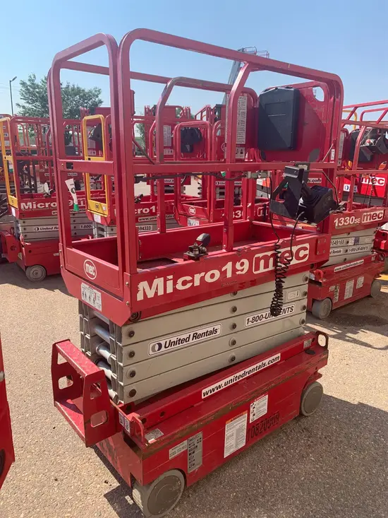 2018 MEC MICRO 19 Scissor Lift