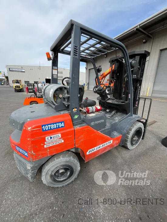 2018 Toyota 8FGU30 Warehouse Forklift