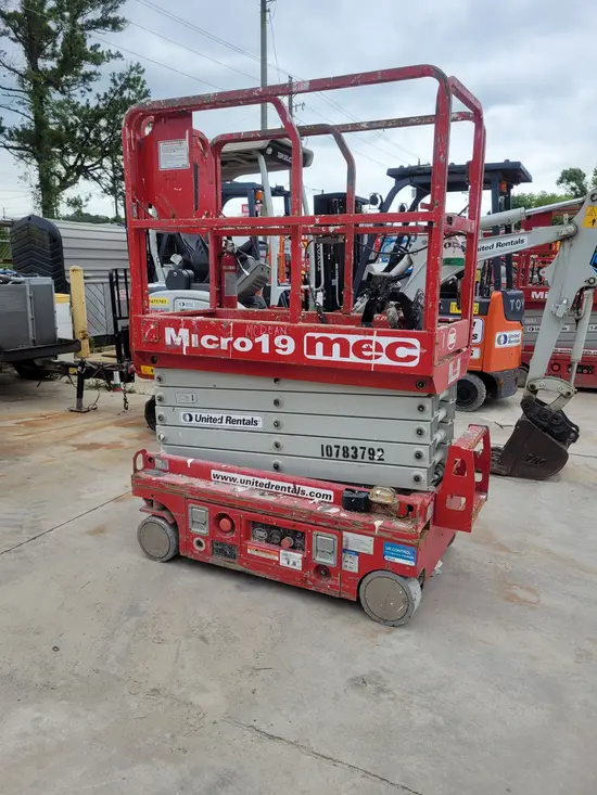 2018 MEC MICRO 19 Scissor Lift