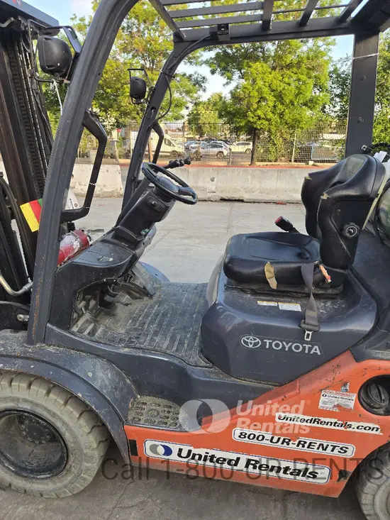 2018 Toyota 8FGU25 Warehouse Forklift