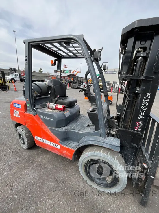 2018 Toyota 8FGU30 Warehouse Forklift