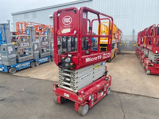 2018 MEC MICRO 19 Scissor Lift