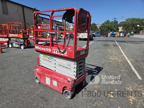 2017 MEC MICRO 19 Scissor Lift