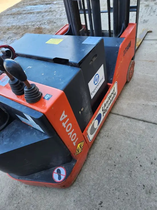 2016 Toyota 6BWC15-EE Warehouse Forklift