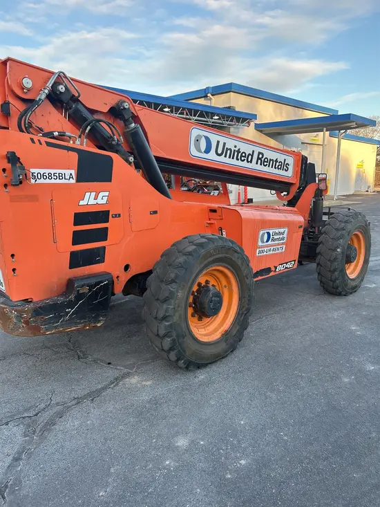 2017 SKYTRAK 8042 Forklift