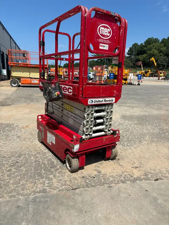 2018 MEC MICRO 19 Scissor Lift