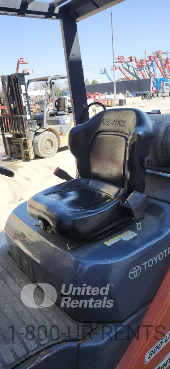 2020 Toyota 8FGU30 Warehouse Forklift