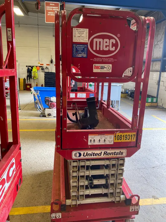 2018 MEC MICRO 19 Scissor Lift