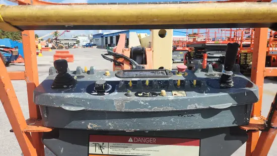 2016 JLG E450AJ Articulating Boom Lift