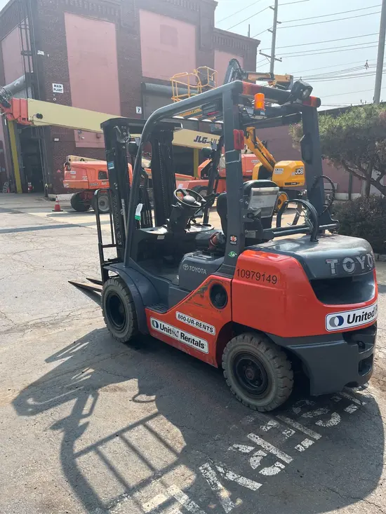 2019 Toyota 8FGU25 Warehouse Forklift