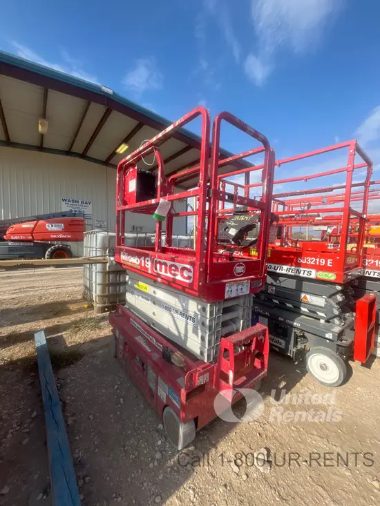 2019 MEC MICRO 19 Scissor Lift