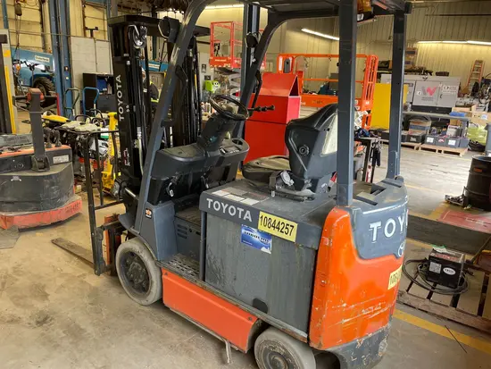 2018 Toyota 8FBCU25 Warehouse Forklift
