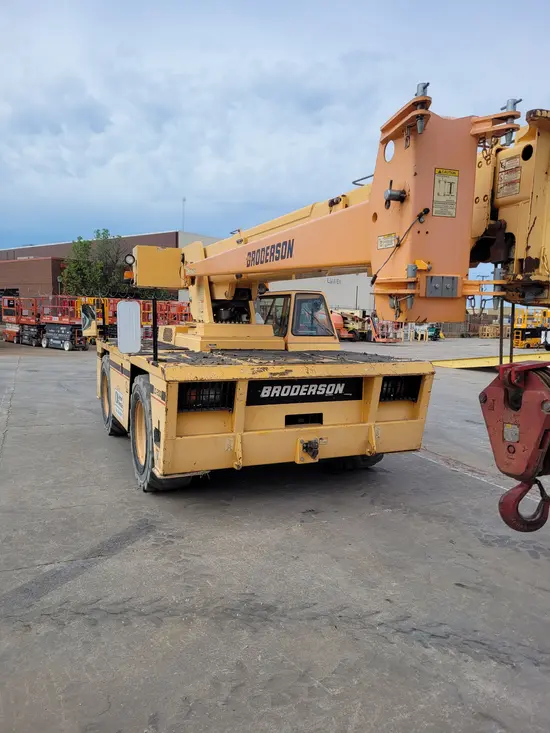 2014 Broderson IC-200-3H