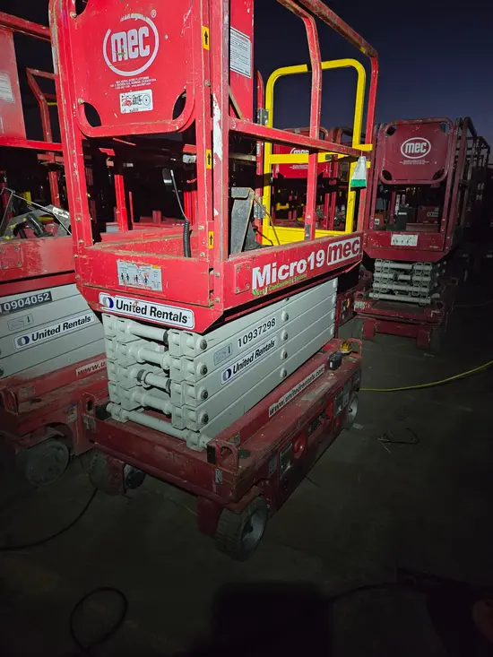 2019 MEC MICRO 19 Scissor Lift