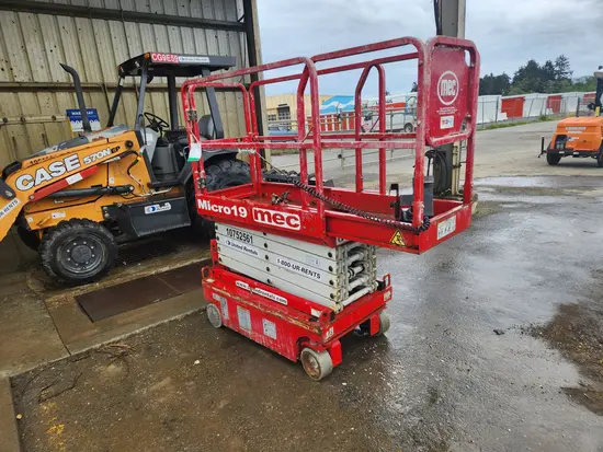 2018 MEC MICRO 19 Scissor Lift