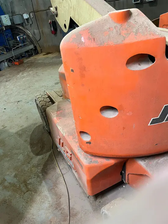 2013 JLG E400AJPN Articulating Boom Lift